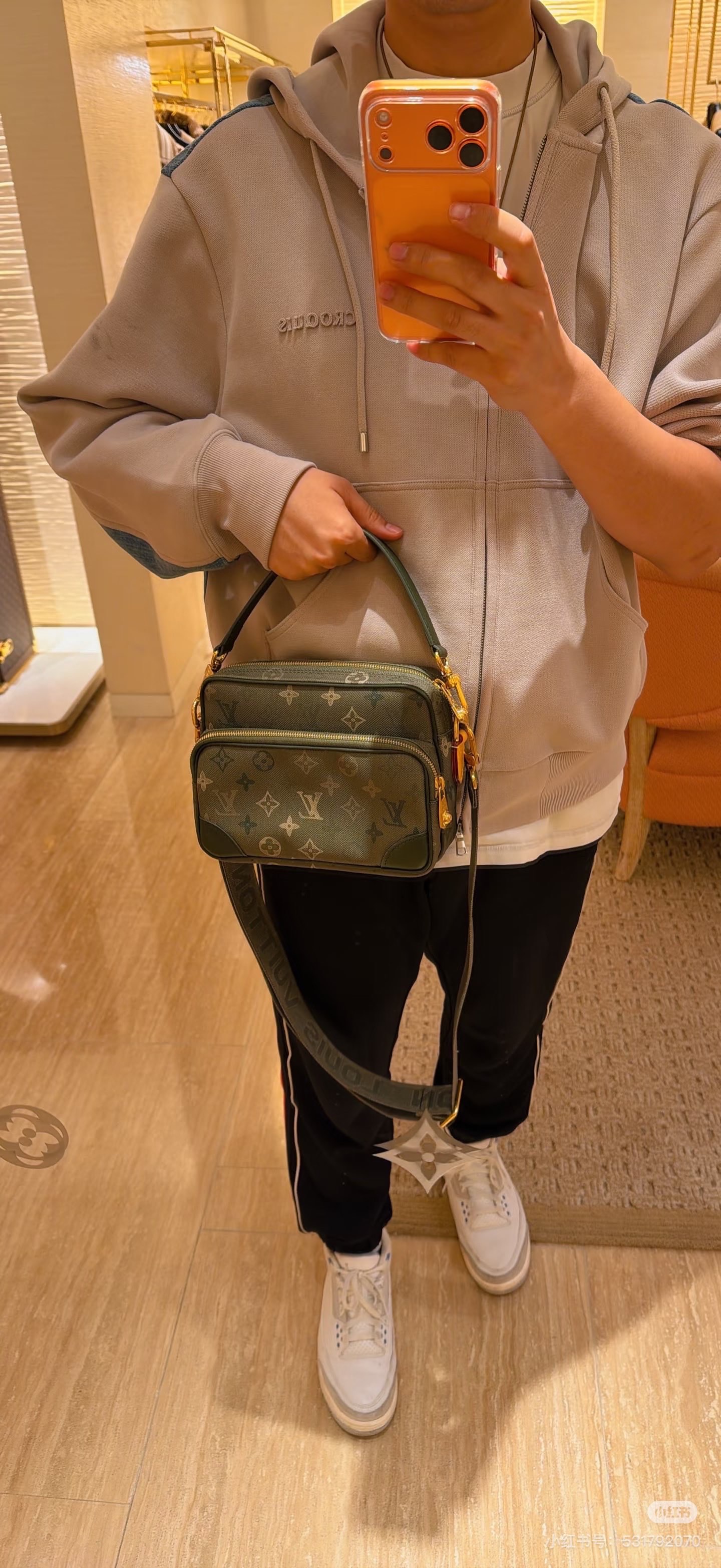 2026124173320255 270